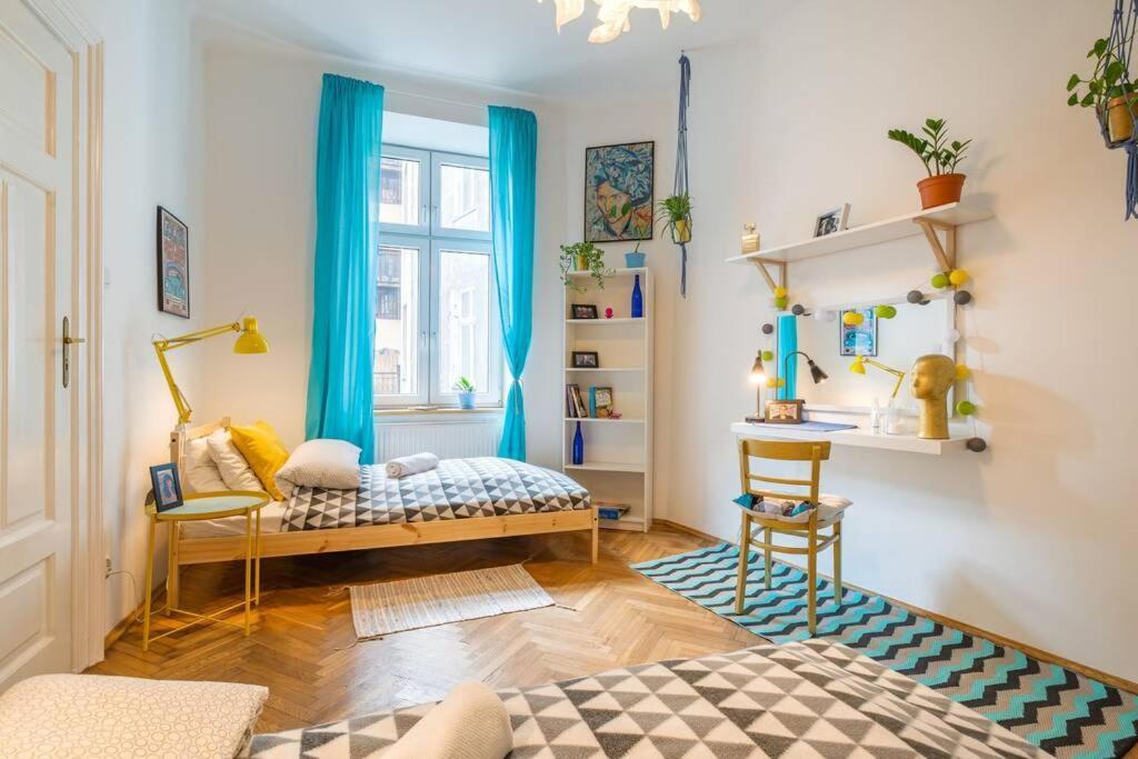 Blue Peace-apartment With Free Parking In Center For 1-6 People Apartment