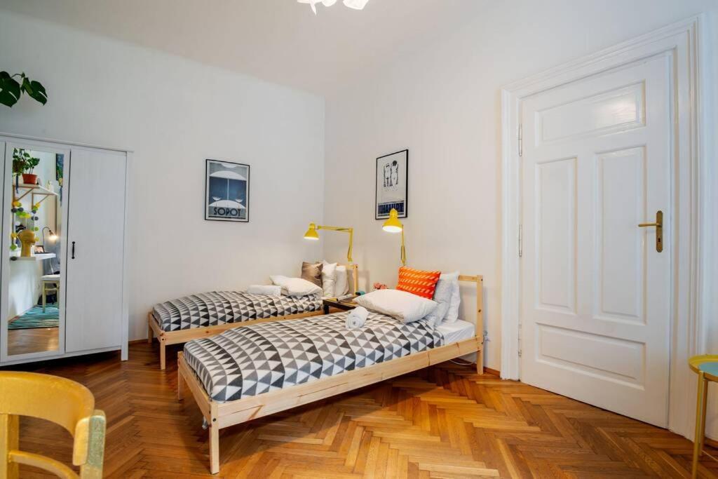 Blue Peace-apartment With Free Parking In Center For 1-6 People Apartment